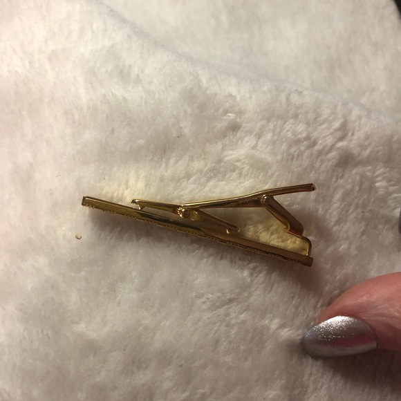 Vintage men’s square panel textured goldtone tie clip - Picture 3 of 7